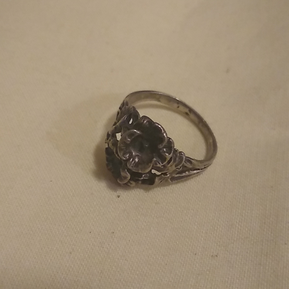 Silver Ring - Picture 2 of 2